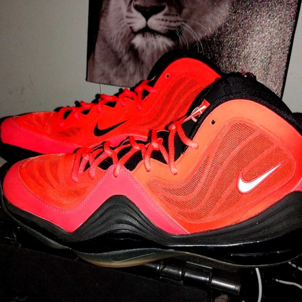 VINTAGE- Mens size 9.5 Nike Air Penny 5 in 'Sunburst'               Women SZ 11